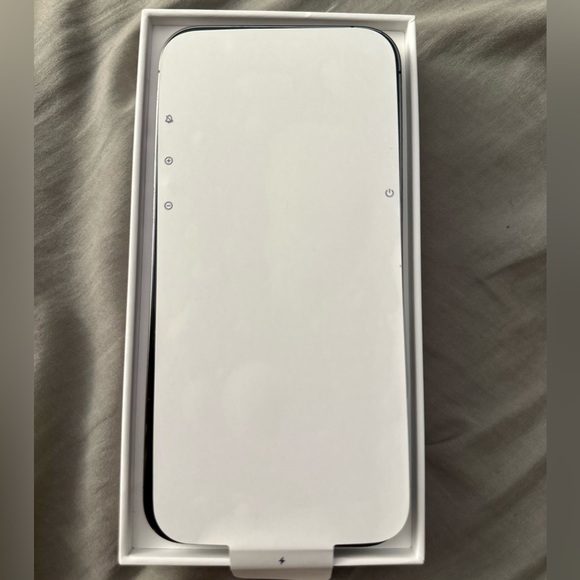 Apple iphone 14 Pro max 256gb purple. New. AT&T carrier locked. - Picture 5 of 5